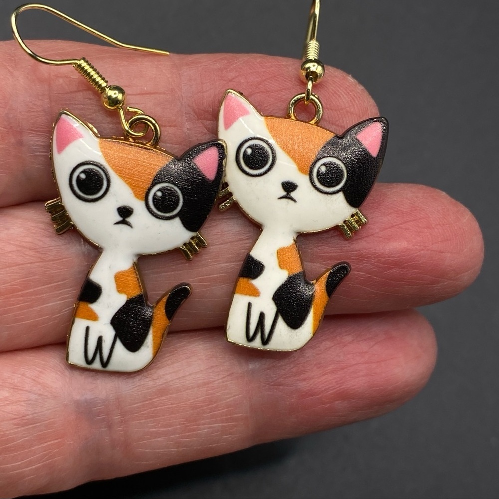 Cat Lady Earrings Boho Tabby Cute Kitty Pierced Dangle Gold Tone New
